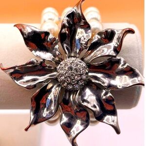 Vintage-Inspired Silver Flower & Pearl Beaded Bracelet With Rhinestone Centerpie
